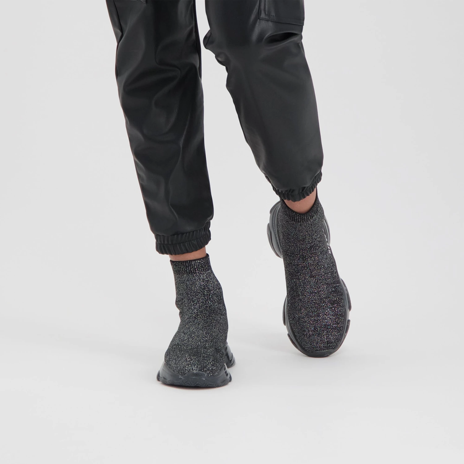 Steve Madden Master Sneaker BLACK PEWTER 12 Steve Madden Master Sneaker BLACK PEWTER – Image 10