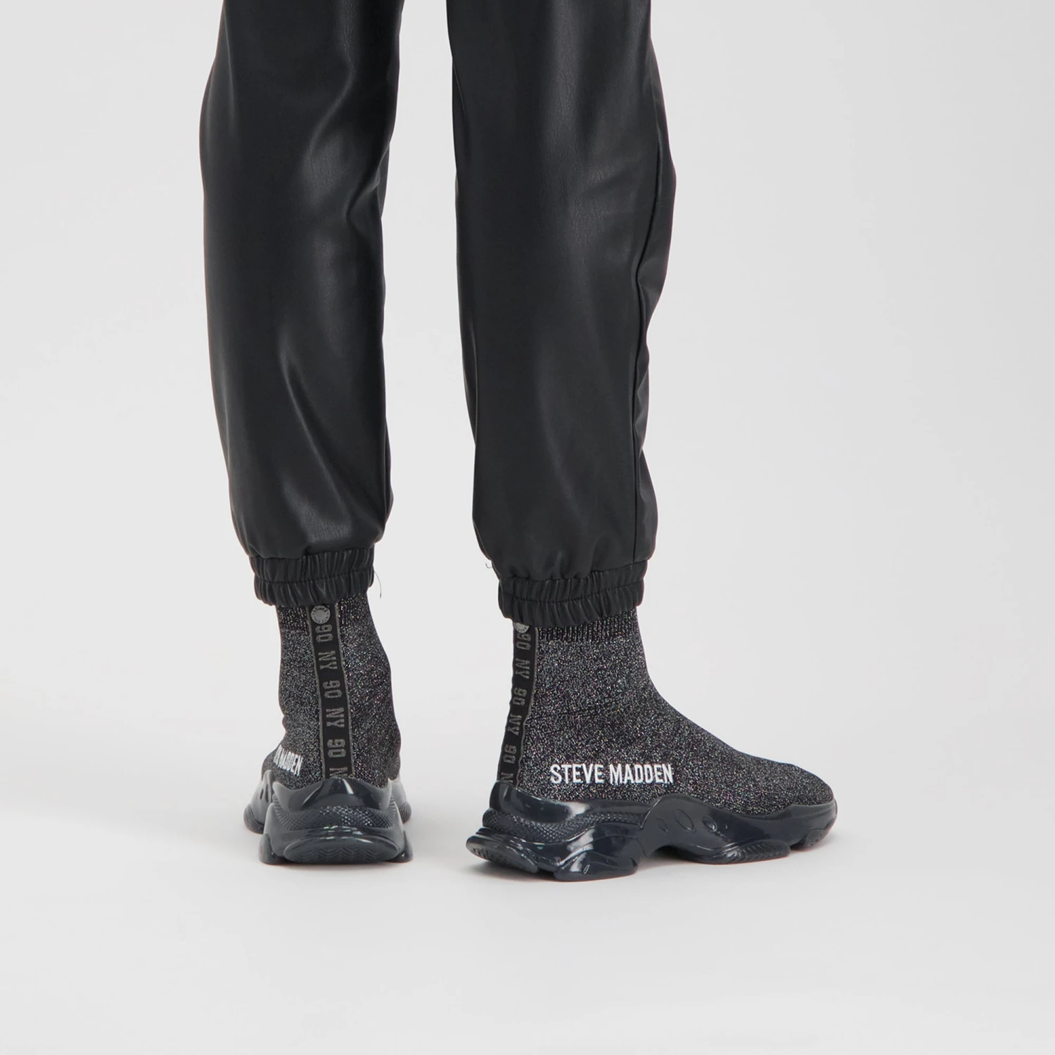 Steve Madden Master Sneaker BLACK PEWTER 11 Steve Madden Master Sneaker BLACK PEWTER – Image 9