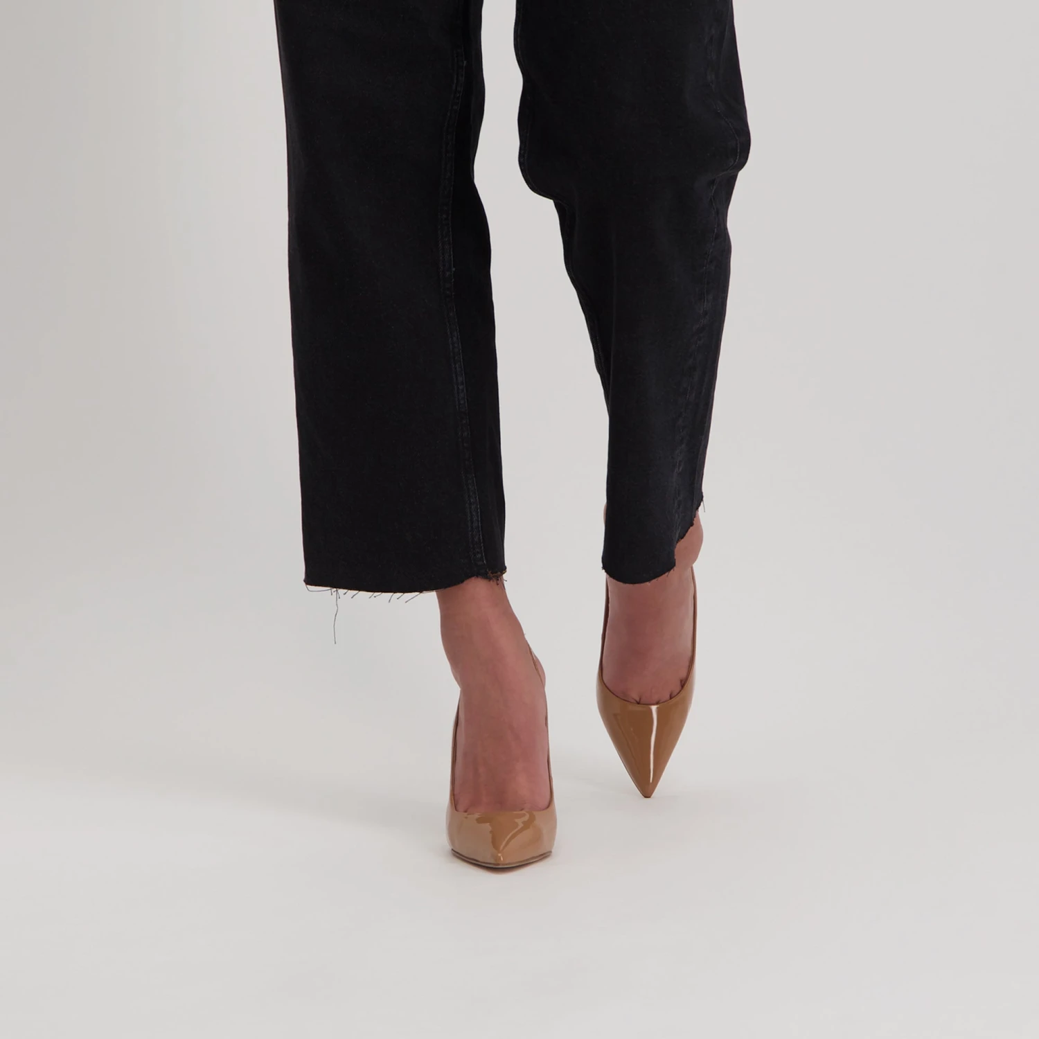 Steve Madden Vividly Pump CAMEL PATENT 12 Steve Madden Vividly Pump CAMEL PATENT – Image 10