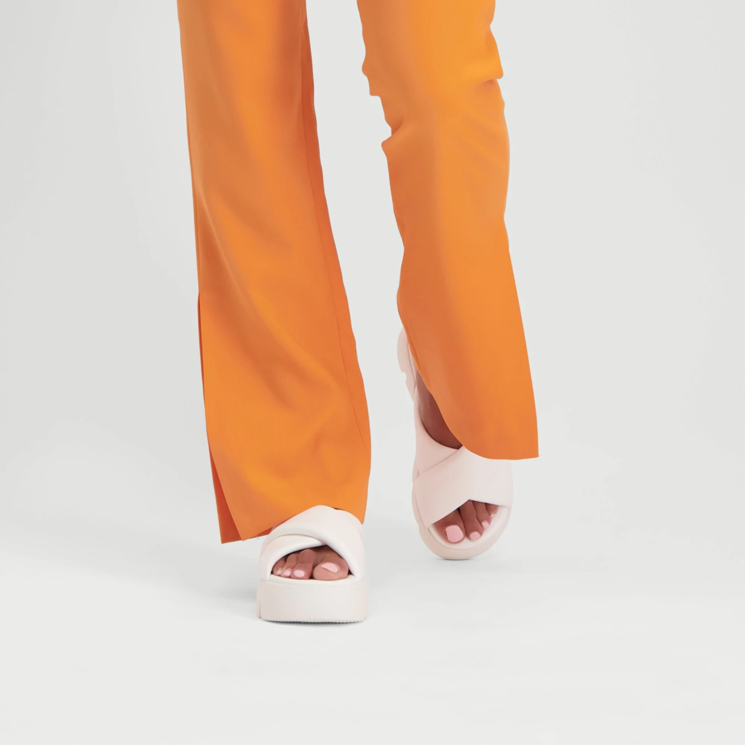 Steve Madden Broadcast Sandal WHITE 9 Steve Madden Broadcast Sandal WHITE – Image 7