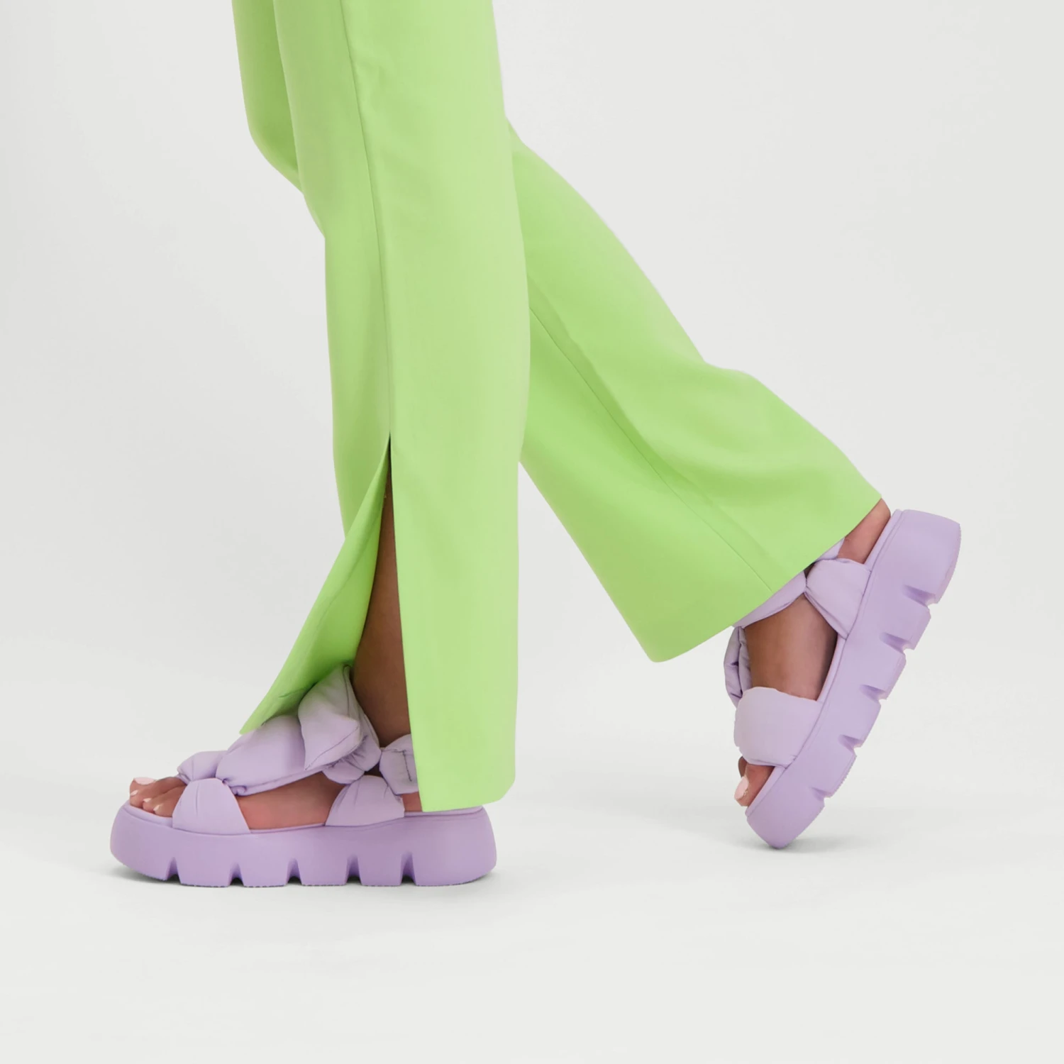 Steve Madden Bonkers Sandal LAVENDER BLOOMS 4 Steve Madden Bonkers Sandal LAVENDER BLOOMS – Image 2