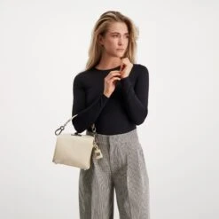 Bkween Crossbody Bag KHAKI -Steve Madden Magasin SM13000740 02002 KHA topstevemadden TIFF 1