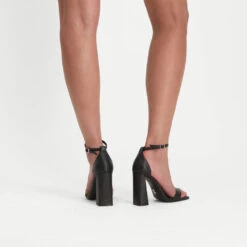 Steve Madden Airy Sandal BLACK LEATHER -Steve Madden Magasin SM19000021 03001 017 10