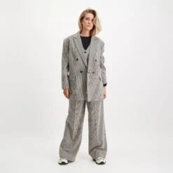 Isabella Blazer PRINT BLACK 10 Isabella Blazer PRINT BLACK -Steve Madden Magasin SMA11000152 04004 BLK 05