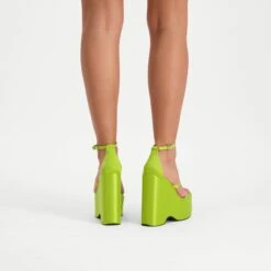 Steve Madden Varia Sandal GREEN -Steve Madden Magasin varia greensatin Shoes TIFF 3